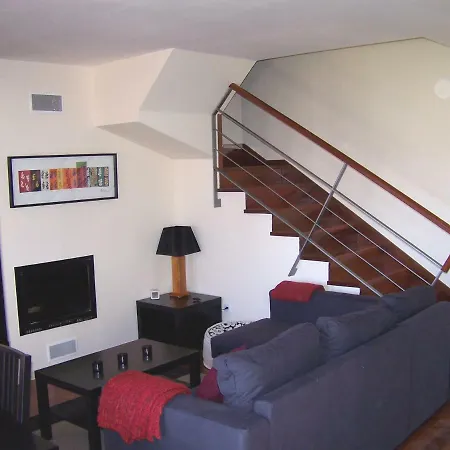 Apartment Duplex 3 *